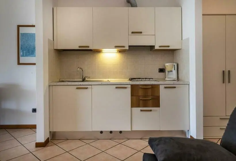 Standard studio with lake view, Residence Villa Al Lido
