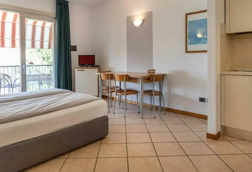 Standard studio with lake view, Residence Villa Al Lido