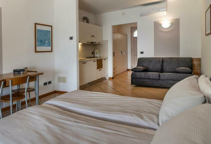 Standard studio with lake view, Residence Villa Al Lido