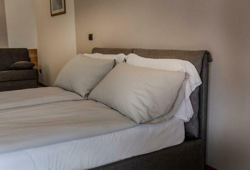 Standard studio with lake view, Residence Villa Al Lido