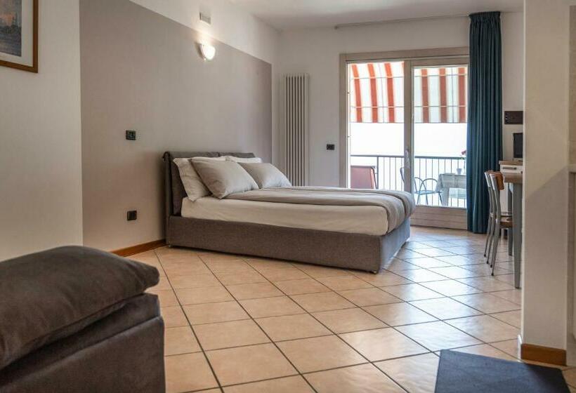 Standard studio with lake view, Residence Villa Al Lido