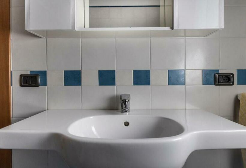 Standard studio with lake view, Residence Villa Al Lido