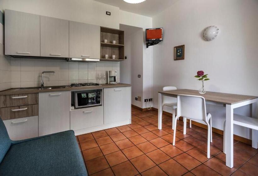 Apartamento 1 Dormitório com Terraço, Residence Villa Al Lido