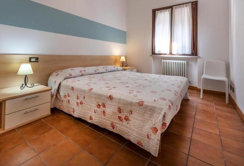 Apartamento 1 Dormitório com Terraço, Residence Villa Al Lido