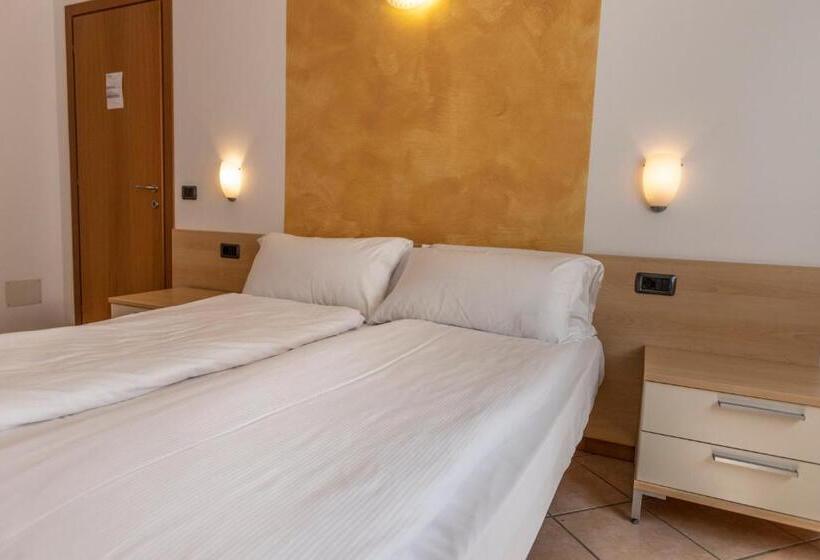 Apartamento 1 Dormitório com Sacada, Residence Villa Al Lido
