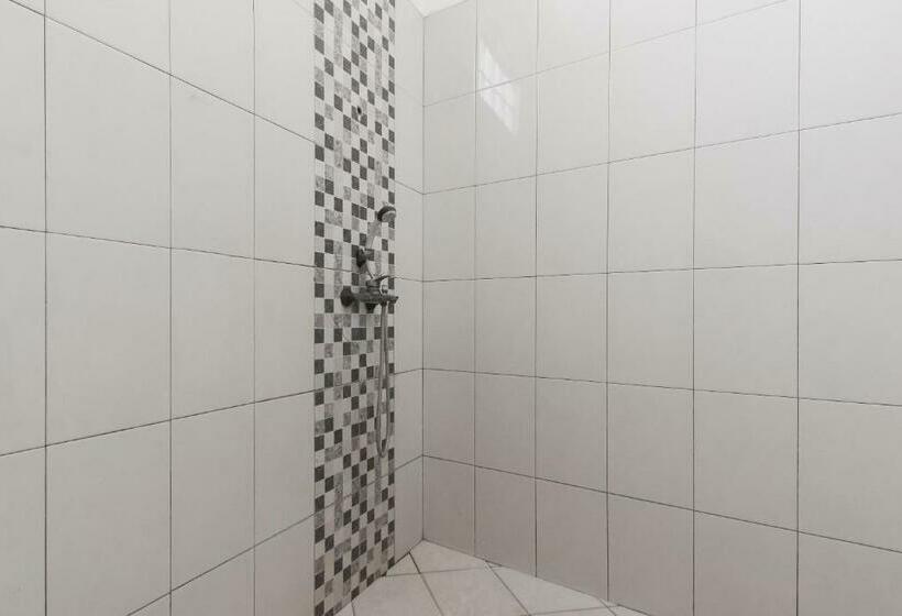 标准间, Urbanview Hotel D Pineapple Villa Ciater By Reddoorz