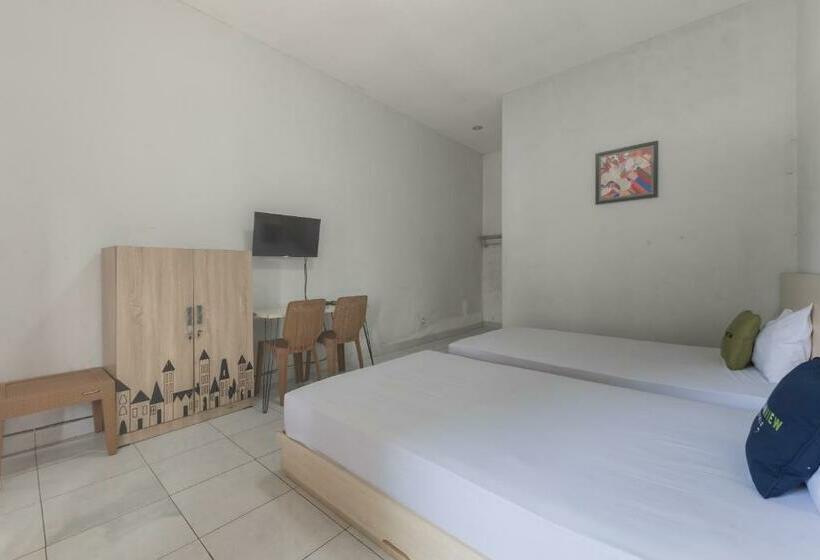Номер Стандарт, Urbanview Hotel D Pineapple Villa Ciater By Reddoorz