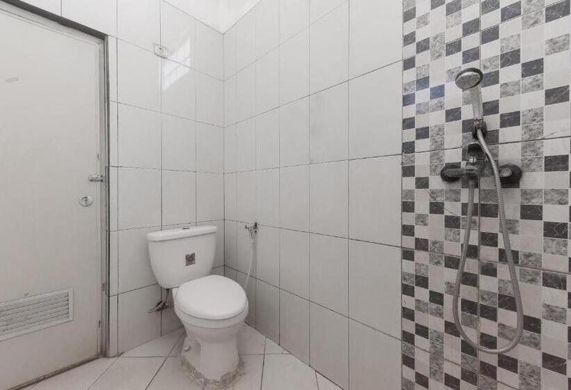 标准间, Urbanview Hotel D Pineapple Villa Ciater By Reddoorz