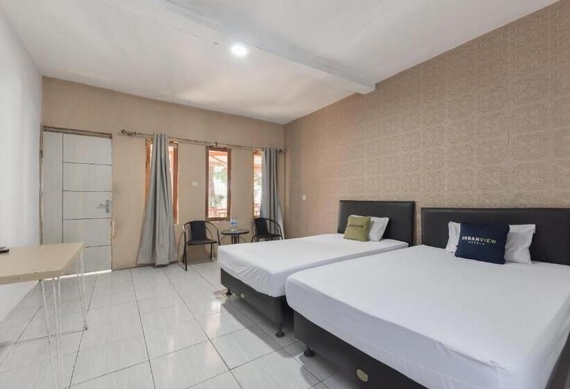豪华房间, Urbanview Hotel D Pineapple Villa Ciater By Reddoorz