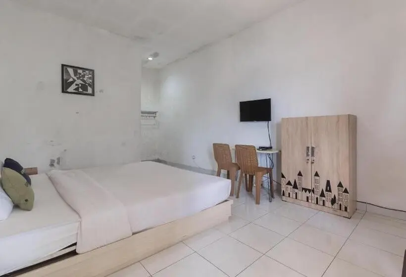 スタンダードルーム, Urbanview Hotel D Pineapple Villa Ciater By Reddoorz