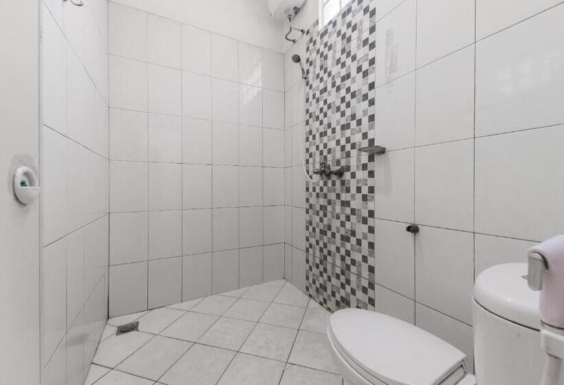 标准间, Urbanview Hotel D Pineapple Villa Ciater By Reddoorz