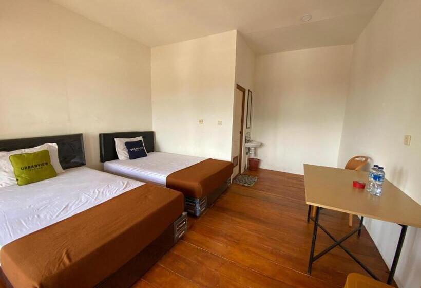 标准间, Urbanview Hotel D Pineapple Villa Ciater By Reddoorz