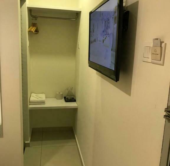 Pokój Deluxe, Goody