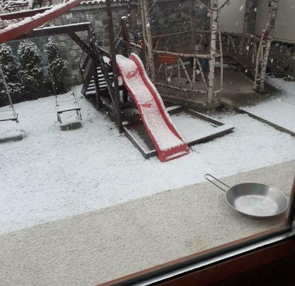 اتاق استاندارد سه تخته با بالکن, Dariya Guest House