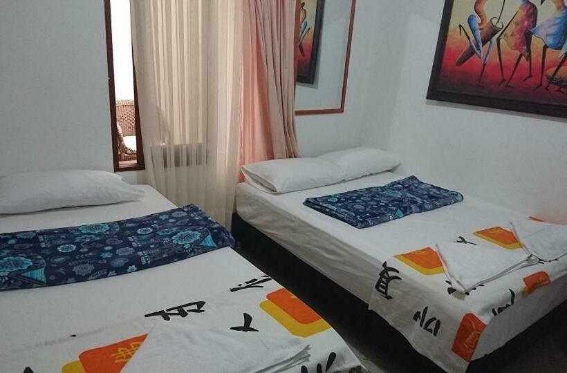 اتاق خانوادگی, Rosita 3