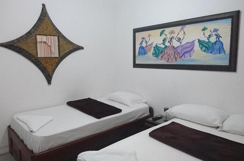 اتاق خانوادگی, Rosita 3