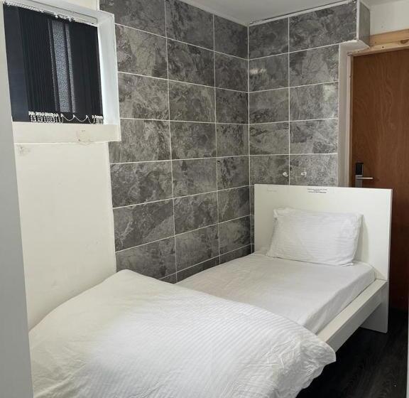 스탠다드 싱글 룸 공동욕실, Rahman Hostel