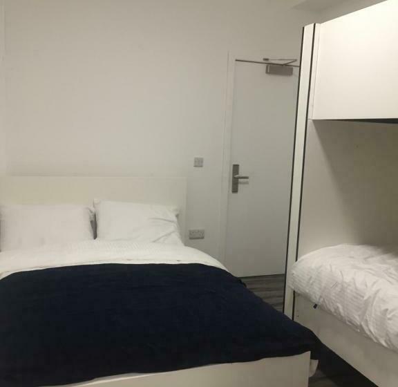4인용 스탠다드 룸, Rahman Hostel