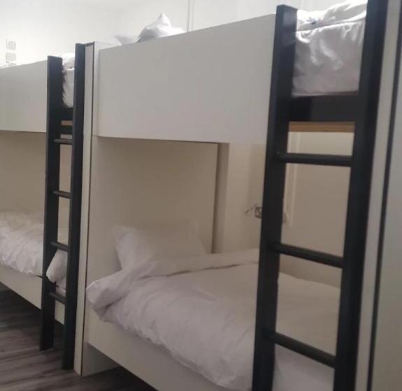 공동 객실, Rahman Hostel