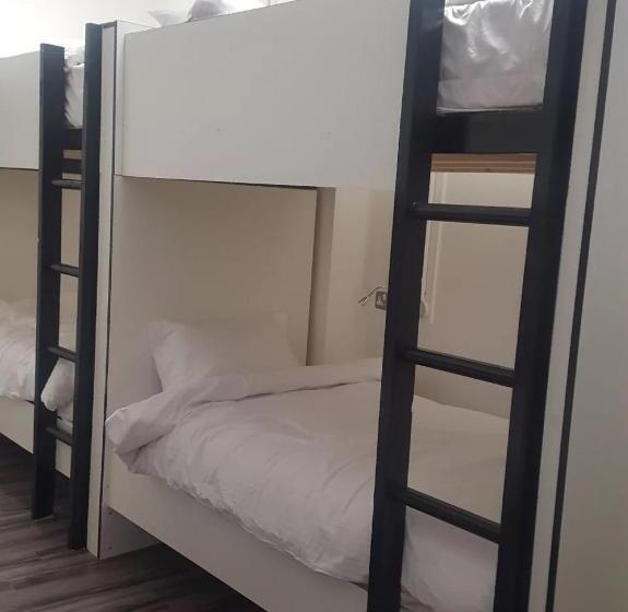 공동 객실, Rahman Hostel