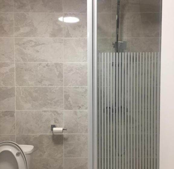 공동 객실, Rahman Hostel