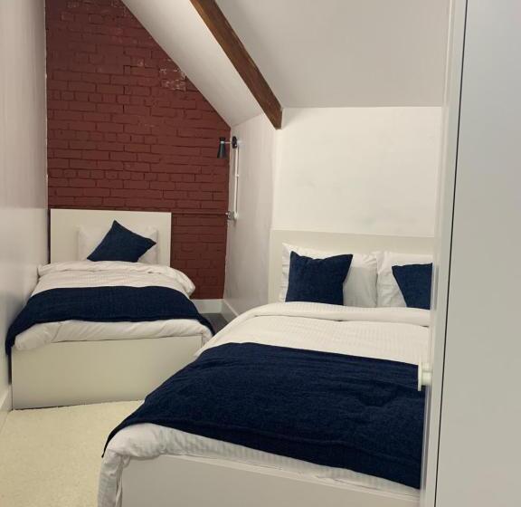 اتاق استاندارد سه نفره, Rahman Hostel