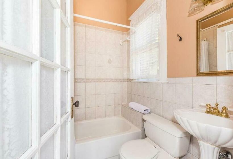 غرفة قياسية, Old Powder House Inn