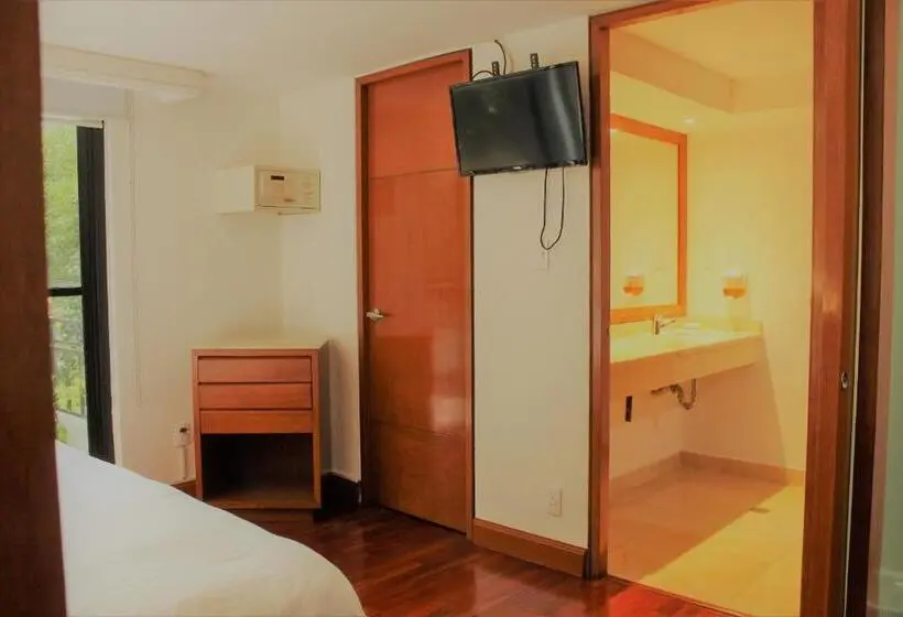 سوییت اجرایی, Condesa Suites