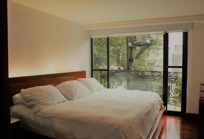 سوییت اجرایی, Condesa Suites