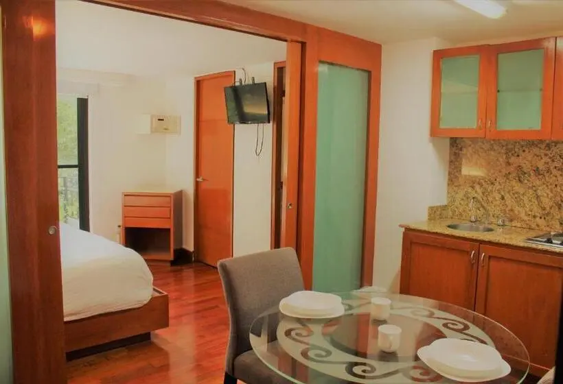 سوییت اجرایی, Condesa Suites