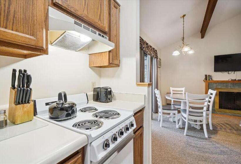 סוויטה, Cedarbrook Queen Suite 202