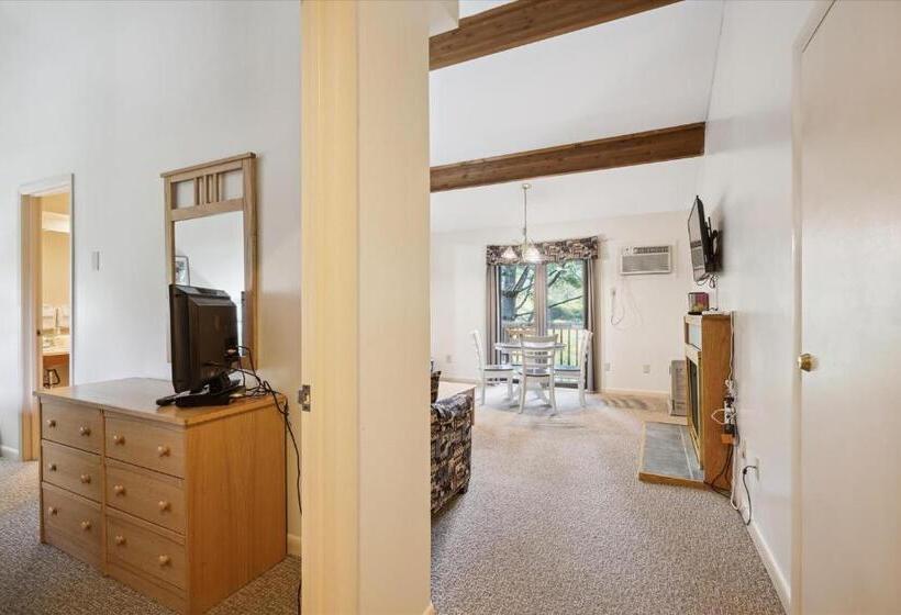 סוויטה, Cedarbrook Queen Suite 202