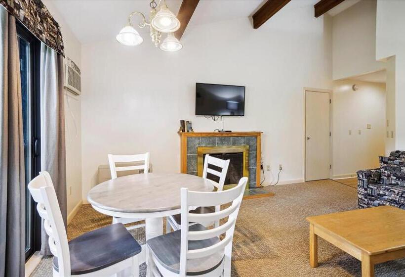 סוויטה, Cedarbrook Queen Suite 202