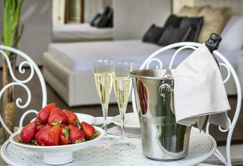 סוויטה עם טרסה, Luxury Rooms & Suites