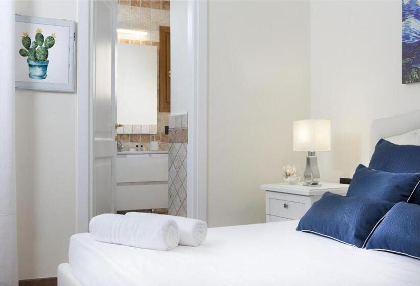 סוויטה דלוקס, Luxury Rooms & Suites