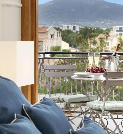 סוויטה עם מרפסת, Luxury Rooms & Suites