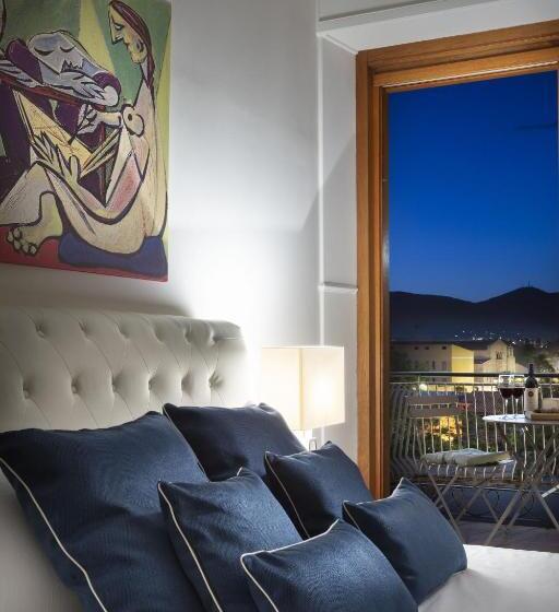 סוויטה עם מרפסת, Luxury Rooms & Suites