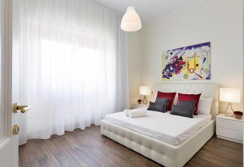 סוויטה דלוקס, Luxury Rooms & Suites