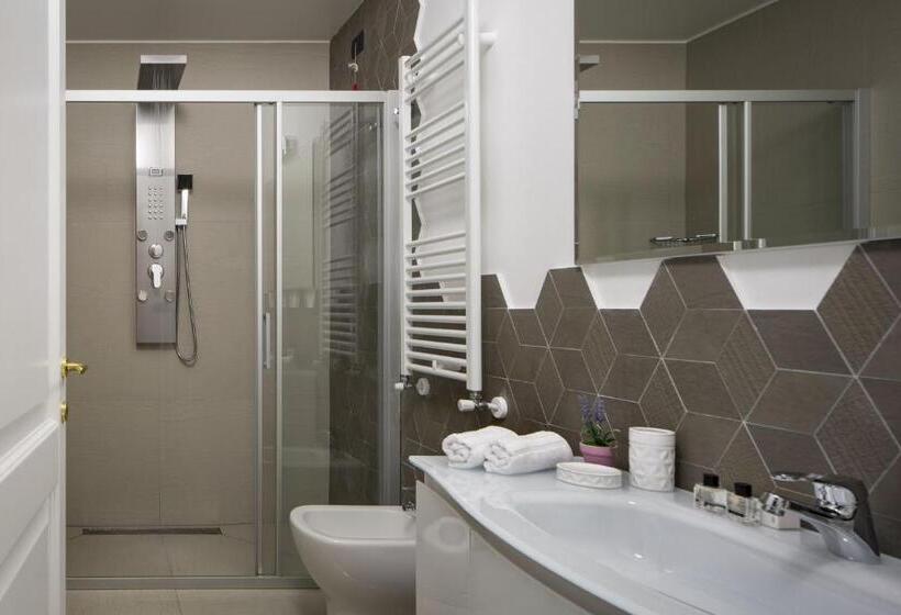 סוויטה דלוקס, Luxury Rooms & Suites