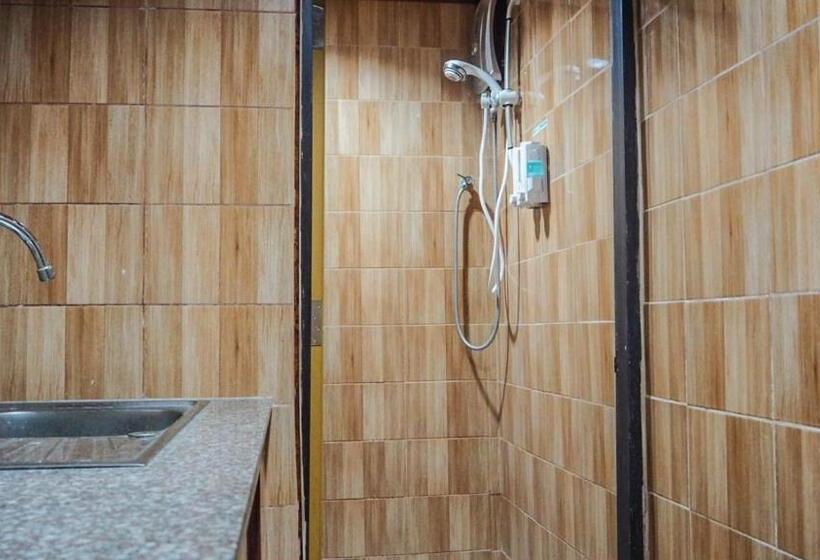 اتاق استاندارد با سرویس بهداشتی مشترک, Kantawan House