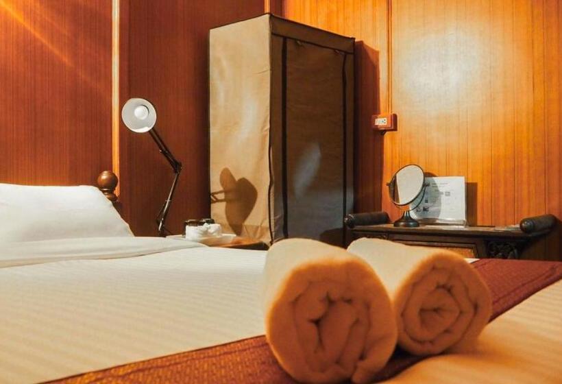 اتاق استاندارد با سرویس بهداشتی مشترک, Kantawan House