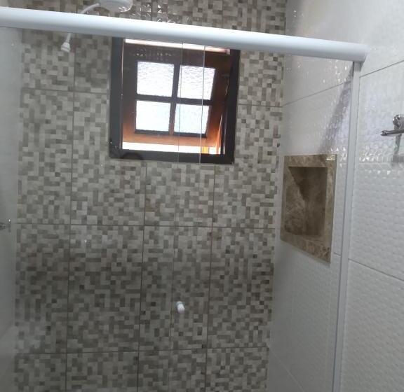 Standard 4-Bettzimmer mit Balkon, Pousada Marimbá