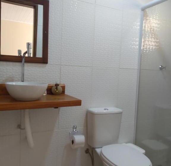 Standard 4-Bettzimmer mit Balkon, Pousada Marimbá