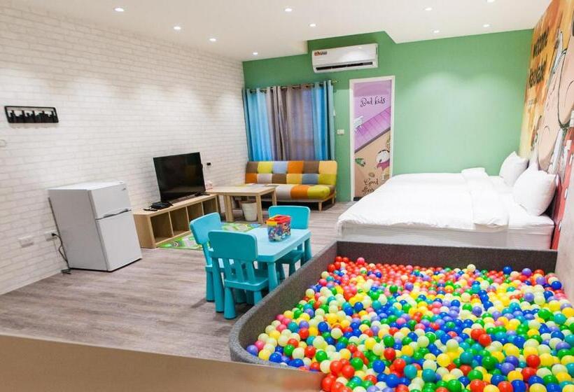 اتاق خانوادگی, Superman