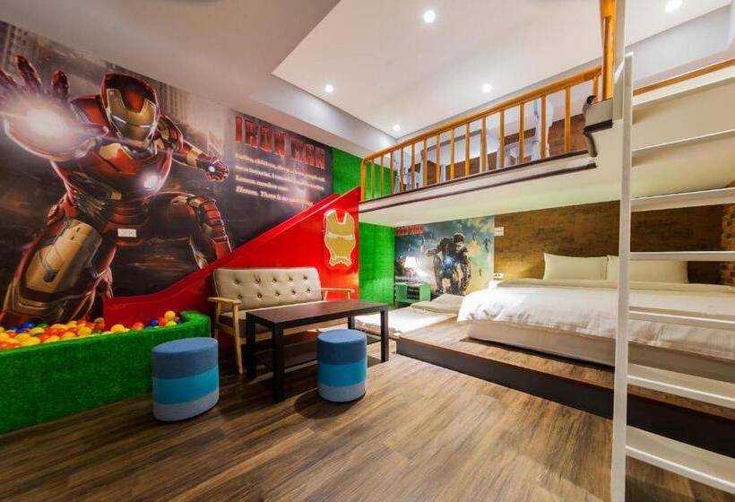 اتاق استاندارد سه نفره, Superman