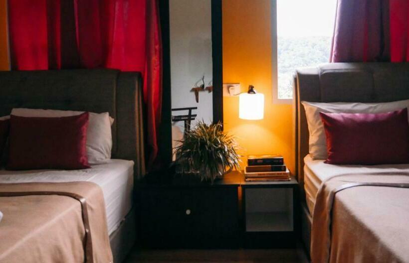 غرفة عائلية, Sura Inn