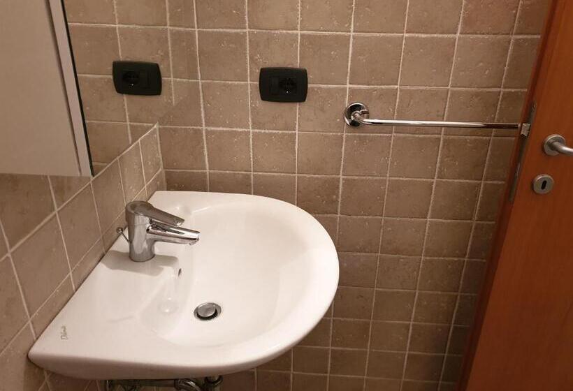 Номер Basic, B&b Alda
