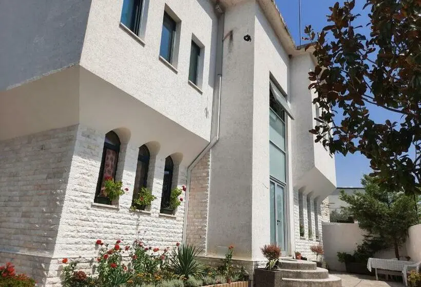 اتاق اکونومی, Guesthouse Pelivani