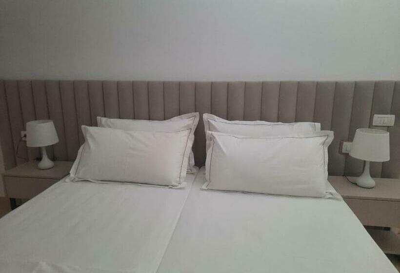 经济房, Guesthouse Pelivani