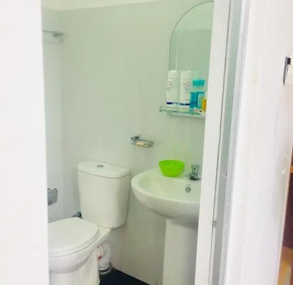 エコノミールーム, Mum&dad House